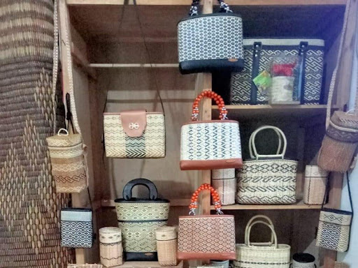 Produk di Kampung Anyaman Rotan Bengkayang